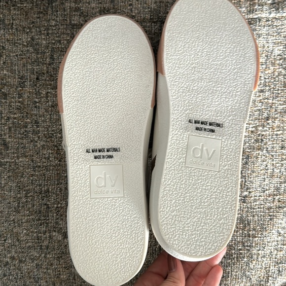 New withtags Dulce Vida sneakers - Picture 3 of 4